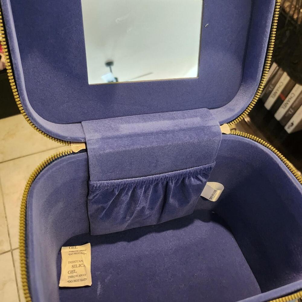 True Religion buddha logo makeup bag NEW - Picture 5 of 5